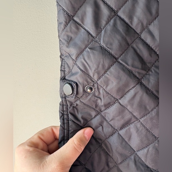 Zara man, size small, Men's Quilted Black Vest, full front zip, front pockets - Picture 8 of 8